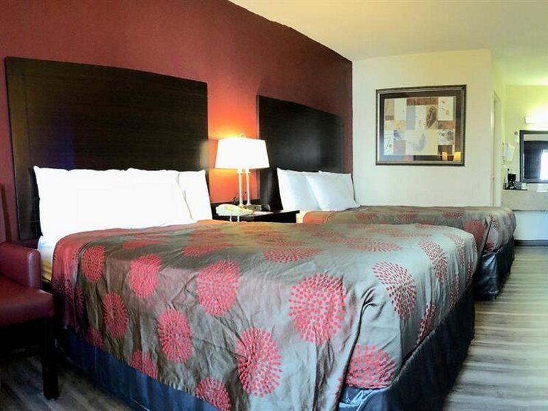 Ramada By Wyndham Harrisonburg Motel Екстериор снимка