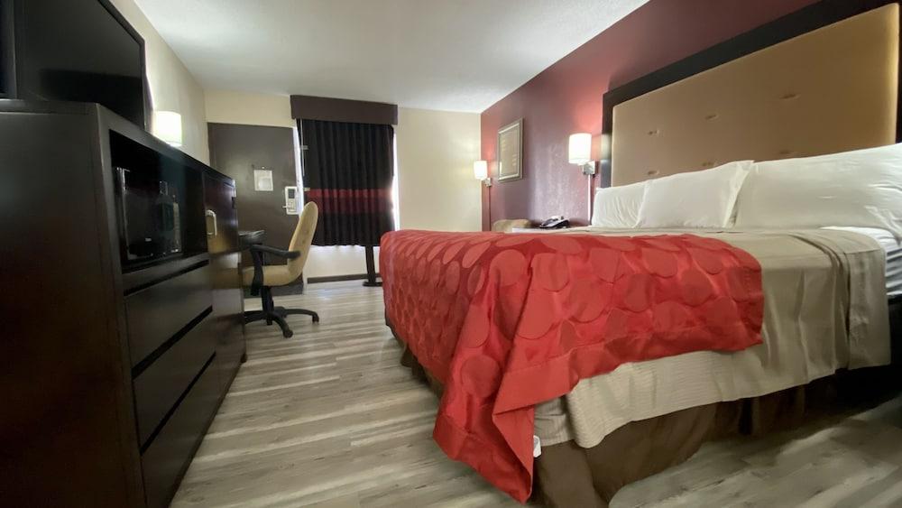Ramada By Wyndham Harrisonburg Motel Екстериор снимка