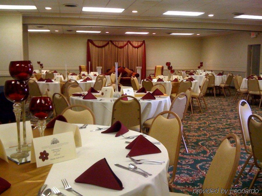 Ramada By Wyndham Harrisonburg Motel Ресторант снимка