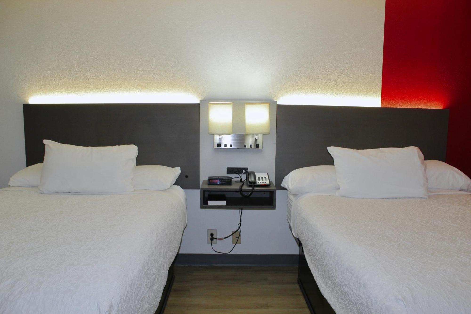 Ramada By Wyndham Harrisonburg Motel Екстериор снимка