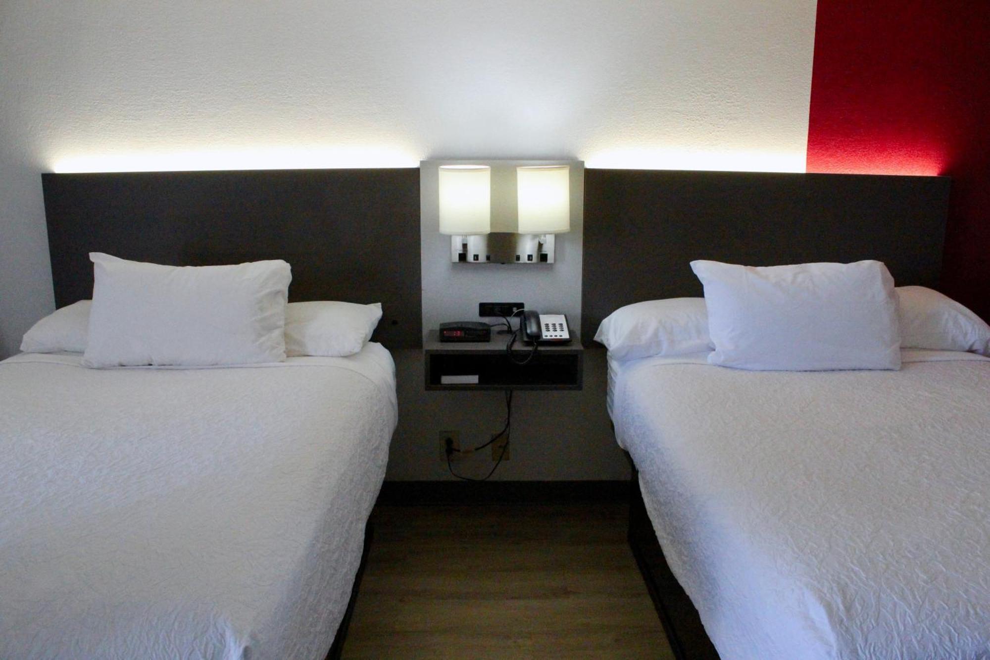 Ramada By Wyndham Harrisonburg Motel Екстериор снимка
