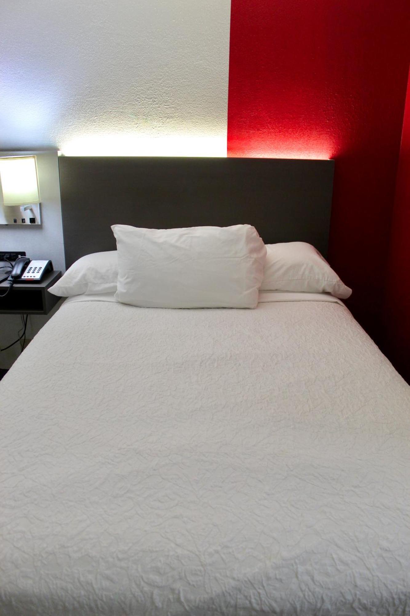 Ramada By Wyndham Harrisonburg Motel Екстериор снимка
