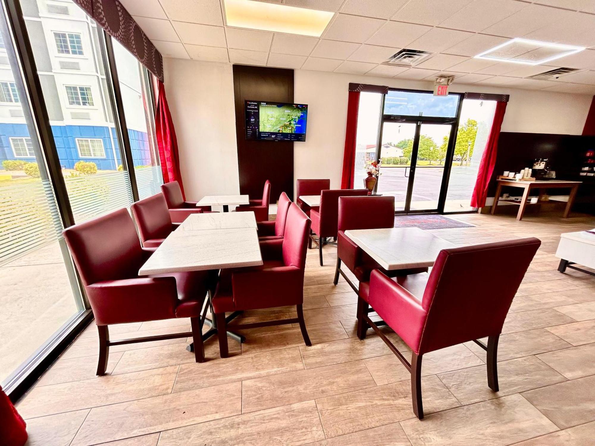 Ramada By Wyndham Harrisonburg Motel Екстериор снимка