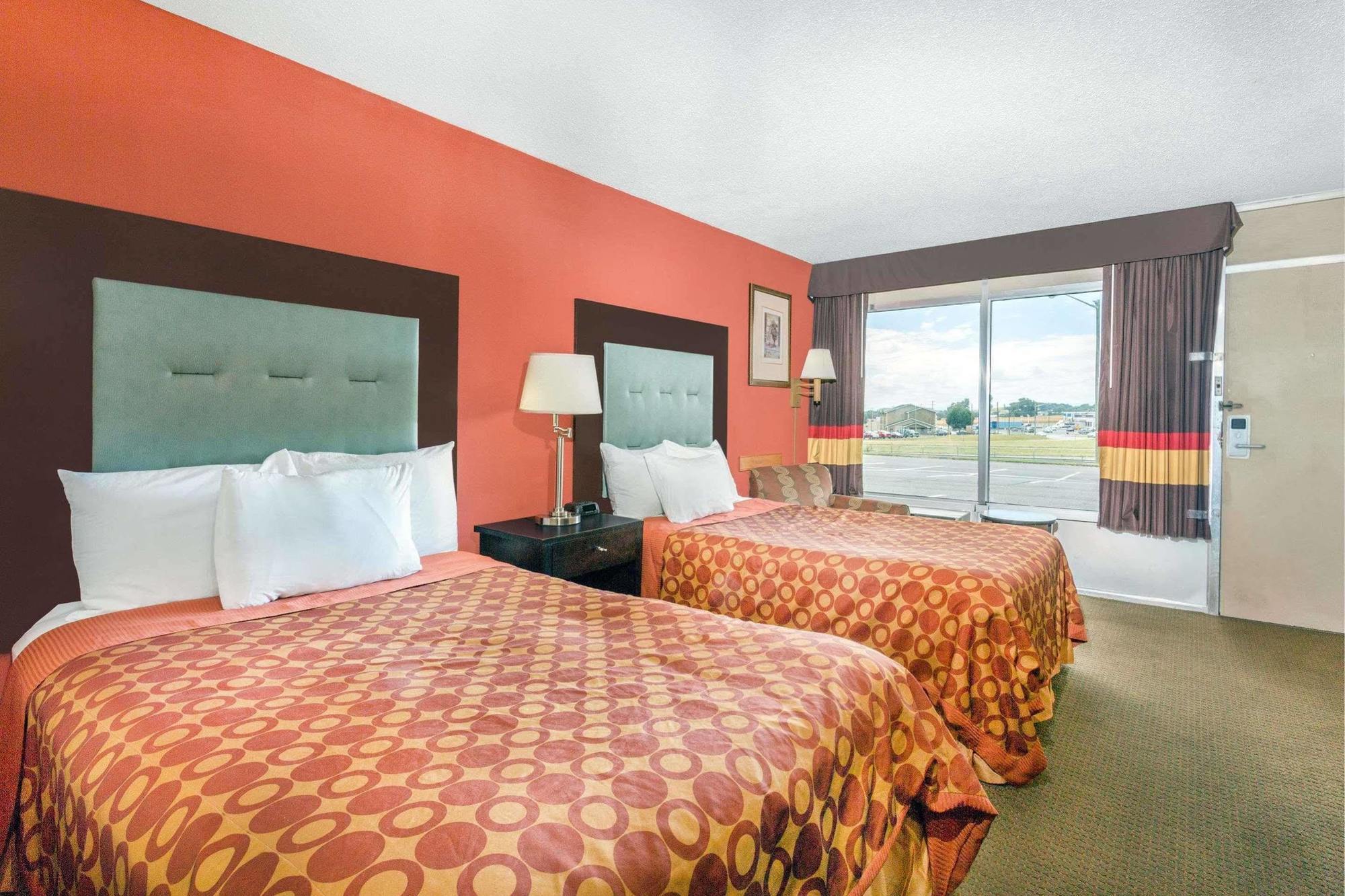 Ramada By Wyndham Harrisonburg Motel Екстериор снимка